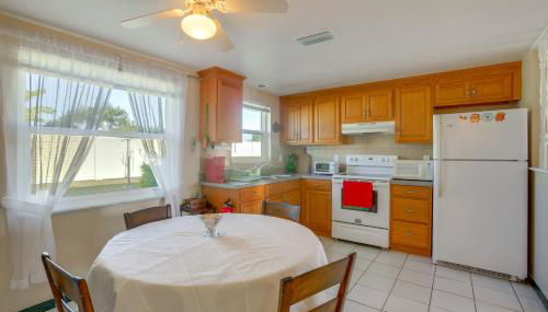 Golf, Shop and Relax Englewood Retreat with Lanai! - Foto 3