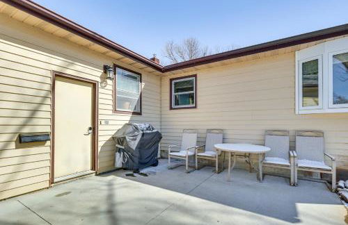 half Mi to Dtwn Pierre Family Home with Patio - Foto 25