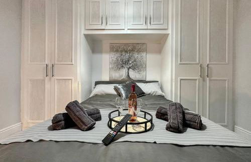 3 bed home in Tonypandy with Balcony View Room - Foto 24