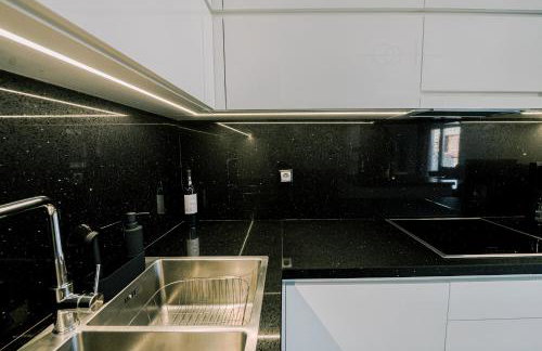 BLACK & WHITE SeaSide House - Foto 32