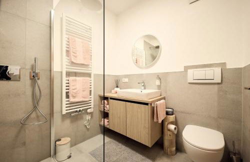 Stadtnestl Apartment Sterzing - Alpines Hideaway mit Kamin & Garten - Foto 6