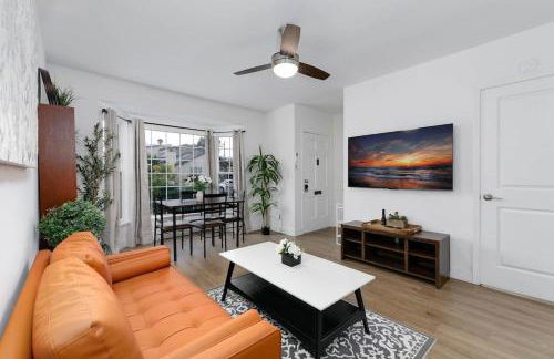 Mar Vista Beach Escape 2BR with Relaxing Yard - Foto 1