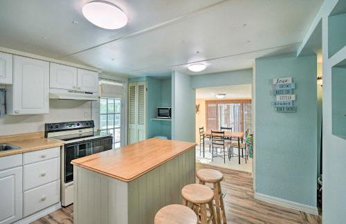 Peaceful Satsuma Escape with Dunns Creek Access - Foto 13