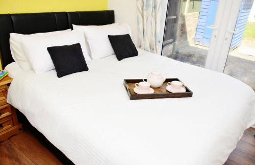 SM Dreams Unlimited Serviced Accommodation- Stanwell-Staines-Heathrow - Foto 8