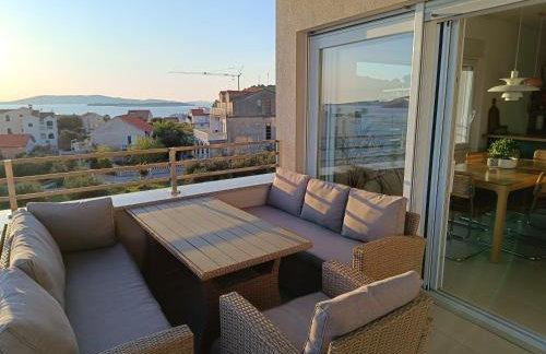 Seaside Serenity - Elegant Apartment with Stunning Sea Views - Foto 39