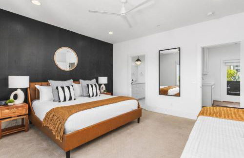 TWO Neighboring Homes Sleeps 24 Walk to 12 South - Foto 74