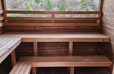 Rent My Spa Home with Pool table Hottub and Sauna - Foto 4