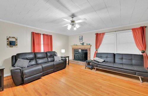 Park your Boat! Mins from the Ocean•Screened Porch - Foto 32