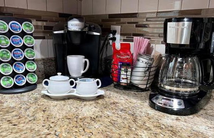 3 Bedrooms with Free gated parking,5-10Mins From ALL - Photo 13