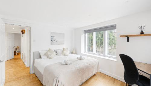 Central Apt-2Bed 2Bath-AC unit-By FabAccommodation - Foto 3