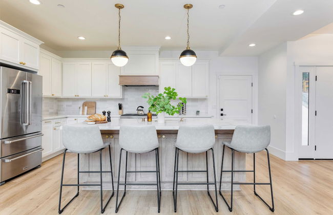 Luxury Retreat, 5mins to the Lake Game Room + Fire Pit Howlite by Avantstay - Foto 25