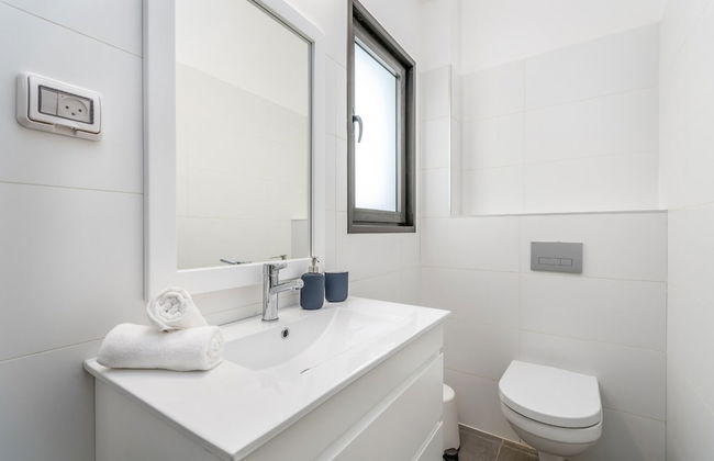 luxury garden apartment heated pool - Foto 17