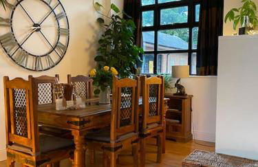 Courtyard Cottage - Photo 14