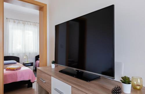 Simplistic Apartment in Neviđane near Sea - Foto 40