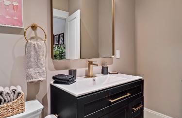 Cleveland Escape - Hot Tub - Karaoke Machine - Sleeps 12 - Foto 69