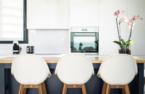 Modern sea front Sea Water - Photo 6