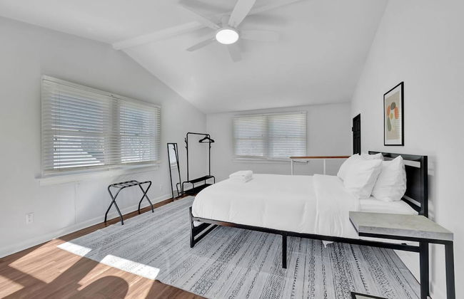 Chamblee Retreat 3BR Home w Spacious Porch - Foto 18