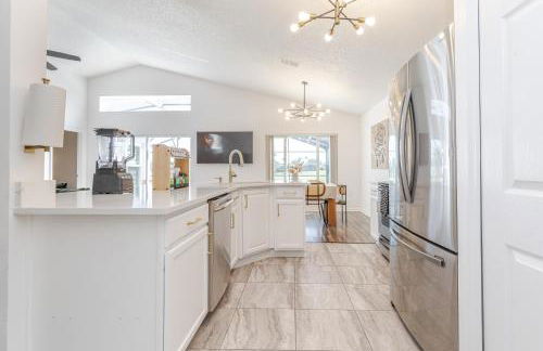 Modern 3BR Villa with Heated Pool & BBQ 14mi to Disney - Photo 12