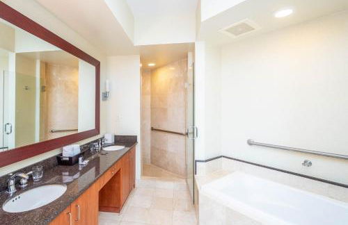 TRUMP INTERNATIONAL BEACH RESORT 2 BEDROOM APARTMENT 1600 Sf Ocean and Bay View - Foto 32