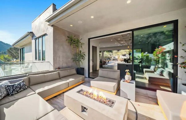 Willow Glen - Hollywood Hills Multi-level Villa With Theater & Pool - Photo 63
