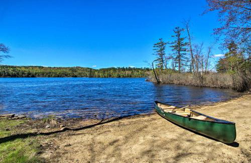 Lakefront Meredith Home: Private Beach & Fire Pit! - Foto 21