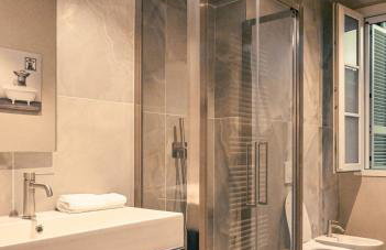 Heart of Piacenza Luxury Apt, 100m Piazza Cavalli - Foto 16