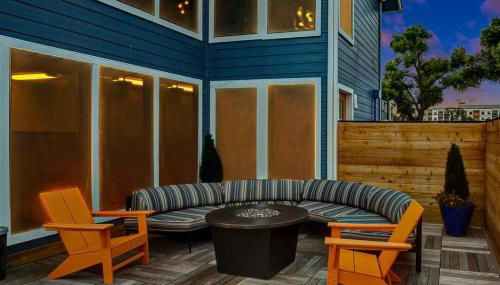 Your Modern 2B Getaway - W/D, Pool, Prkg - 10min to DTWN - Foto 2