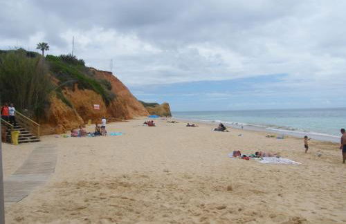 Luxurious first floor apartment with balconies overlooking pool and gardens. - Foto 43