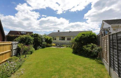 CHURCH ROAD by BOURNECOAST - A Spacious Bungalow in the Popular Hengistbury Head Area Near the Sandy Beaches - HB5830 - Foto 18