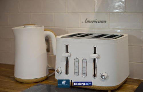 2 Bed House By Southern Stays Short Lets & Serviced Accommodation Bournemouth With Parking - Relocation & Family, 1km From The Beach - Photo 31