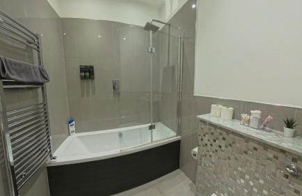 2 bed flat, sleeps 8, driveway, 5 Mins to Brixton - Foto 38