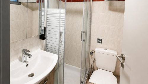 Dolphin Studio - Photo 4, Shower