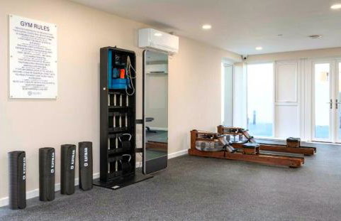 2-Bedroom Modern apt with Gym, roof terrace, Free Parking and 3 min walk to train st - Foto 21