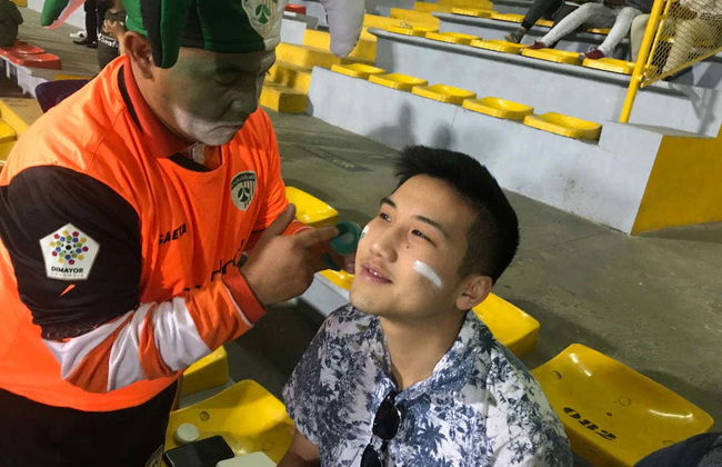 Jogo de futebol em Bogotá com guia local - Foto 3