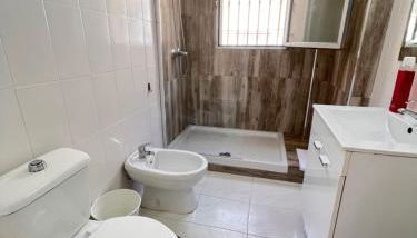 La Gran Playa,Piscina Terraza y parking 8 personas - Photo 5, Shower