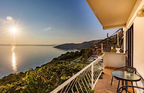 2 Bedroom Nice Apartment In Stara Baska - Foto 10