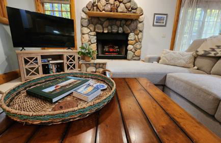 Woods Way Hideaway - minutes from Petoskey & Harbor Springs - close to beaches, skiing & more! - Foto 28