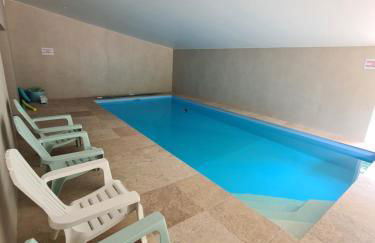 Gîte Le Puy Martineau piscine privée intérieure chauffée terrain arboré à 10 min du Puy du Fo - Foto 29