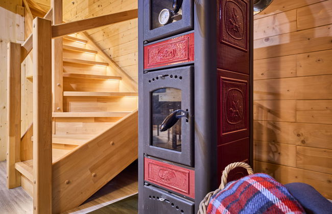 Luxe Timber Lodge & Relaxing Bath - Photo 12