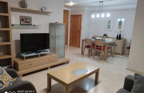 APARTAMENTO CON TERRAZA, VISTAS AL MAR Y PISCINA - Foto 7