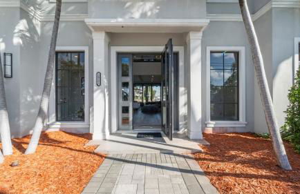 Waterfront Luxury Estate with Private Dock Lighthouse Point - Foto 38