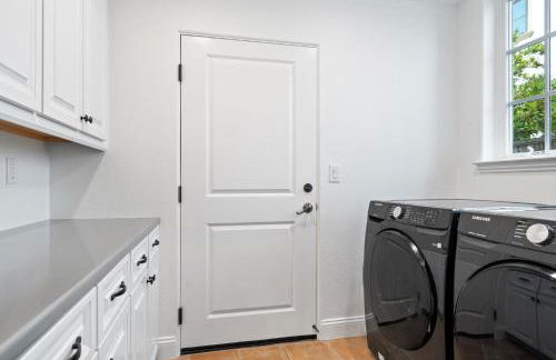 Gorgeous Santa Cruz Villa - Modern Beachside Paradise with NEW Hot Tub & Fast Wi-Fi - Foto 9