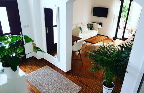 Salt & Stone Villa - Photo 18