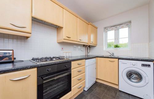 Central Townhouse Tipton - Sleeps 8 - Ideal for Contractors & Families - Foto 14