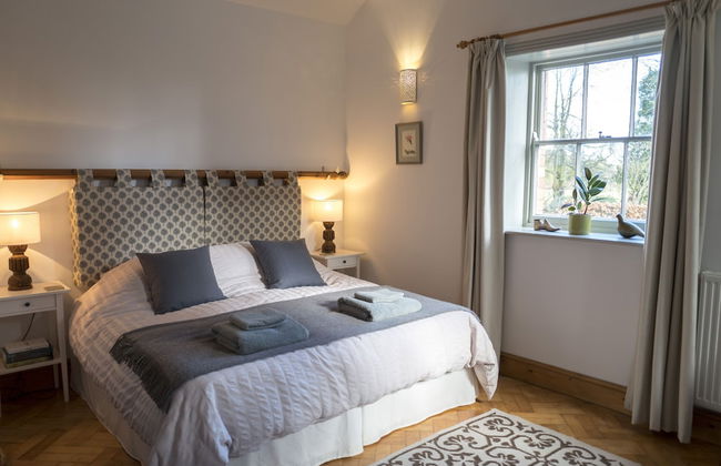 Courtyard Cottage - Photo 12