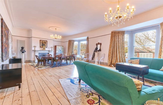 Host Stay Peacock House - Photo 1