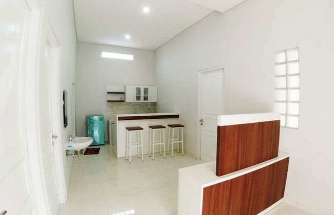 Omah Bondi Family Homestay by FH Stay - Foto 18