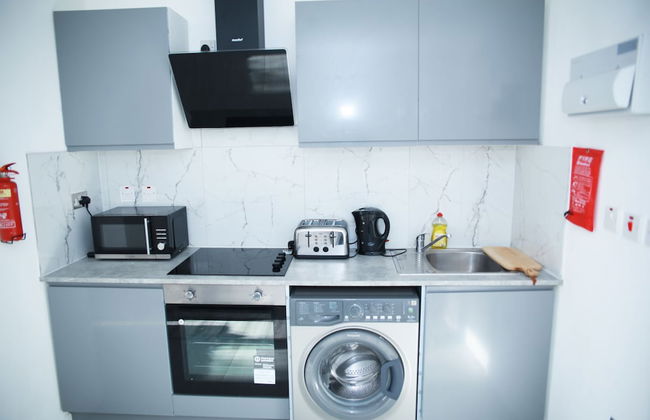 Stunning 1-bed Apartment in Harrow With Parking - Foto 7