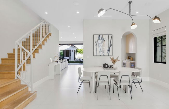 Villa Camellia - Charming 5 BR Home in the Heart of Studio City - Photo 72