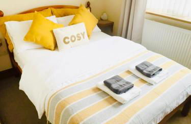 Gethin Lodge cosy Holiday cottage Near BPW with secure double garage with cctv sleeps up to 6 guests - Photo 2